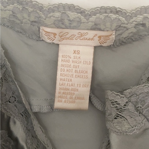 EUC Gold Hawk Gray Silk Tank Slip Top XS - Picture 2 of 2